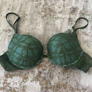 Victoria’s Secret push-up bra